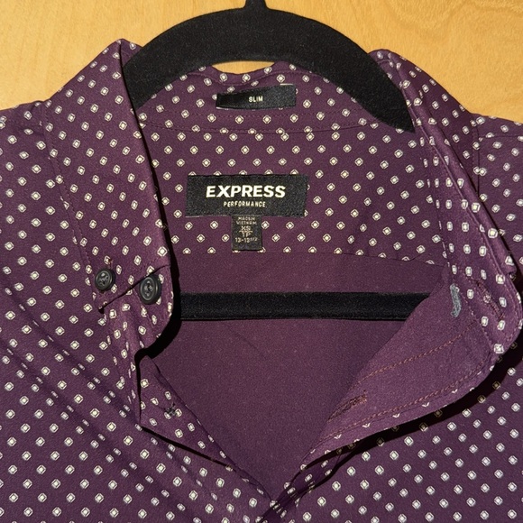 Express men’s Wrinkle-Resistant Everyday Performance Dress Shirt - Picture 2 of 5